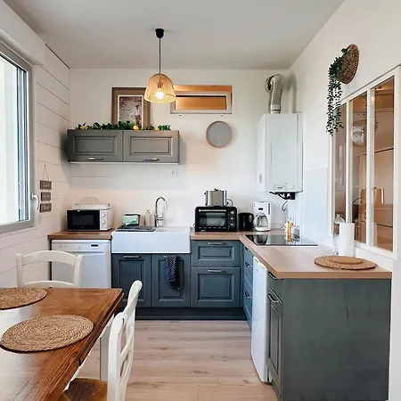 Le Petit Joncal Apartment *